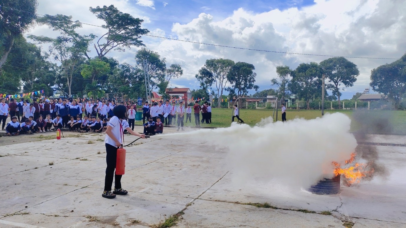 🔥 TUYÊN TRUYỀN PHÒNG CHÁY CHỮA CHÁY TẠI TRƯỜNG THCS TÂN THÀNH 🚒